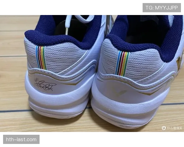 戴资颖打完比赛直接去逛爱马仕，球鞋还没换